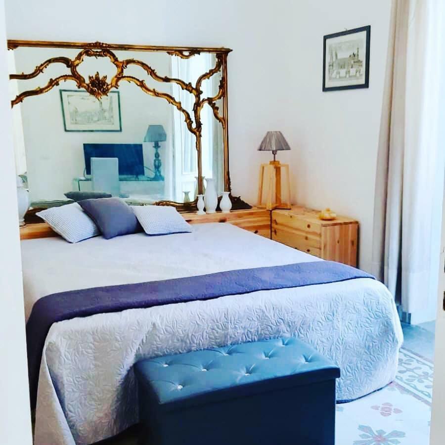 B&B Charme Centre-Ville Artistic & Literary Rooms Palermo Bagian luar foto