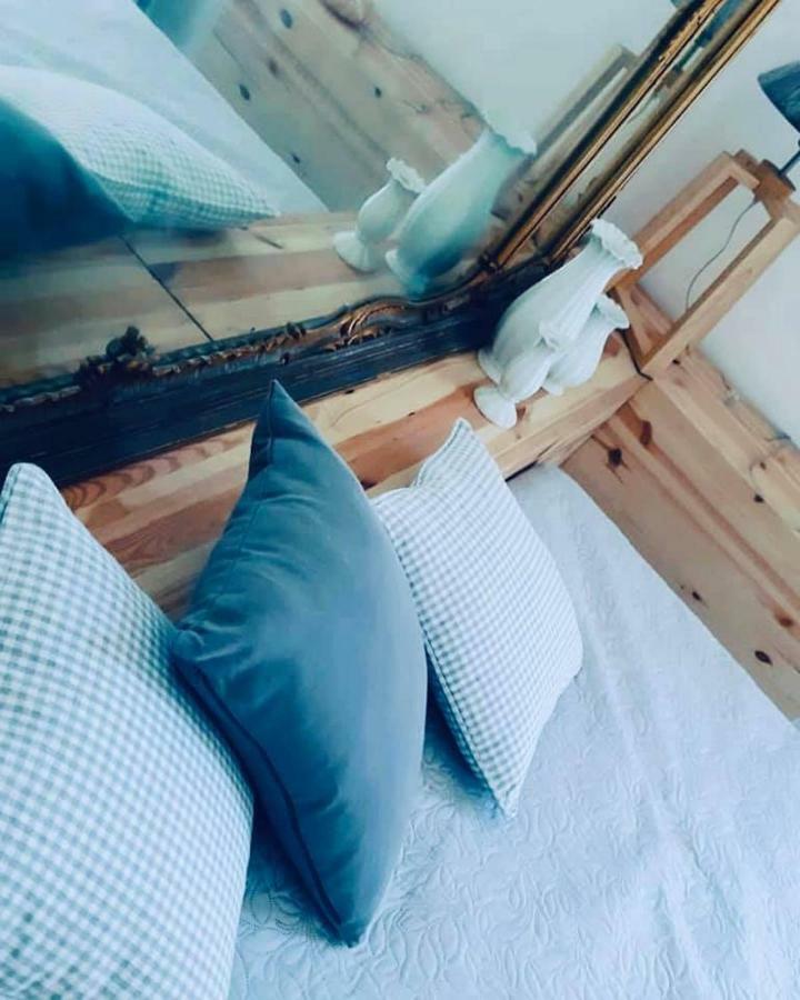B&B Charme Centre-Ville Artistic & Literary Rooms Palermo Bagian luar foto