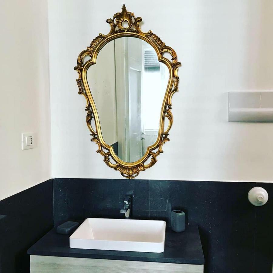 B&B Charme Centre-Ville Artistic & Literary Rooms Palermo Bagian luar foto